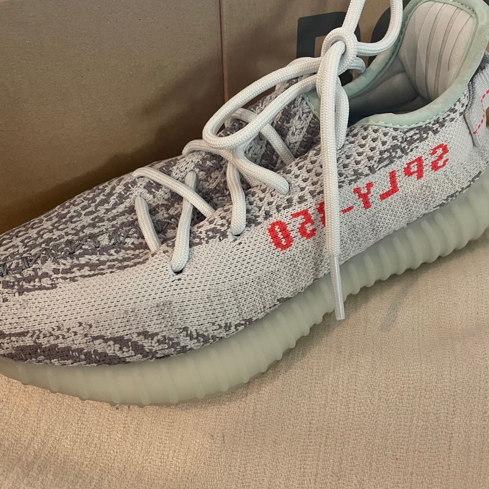 Yeezy Boost 350 V2